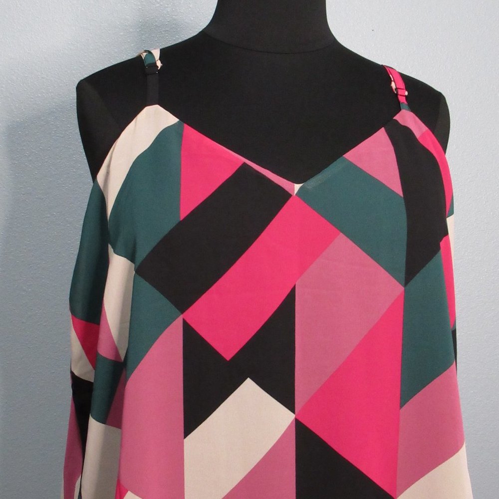 Torrid Geometric Pattern Camisole - Picture 8 of 9